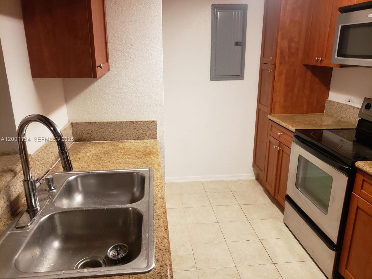 36 NW 6th Ave #906, Miami FL 33128