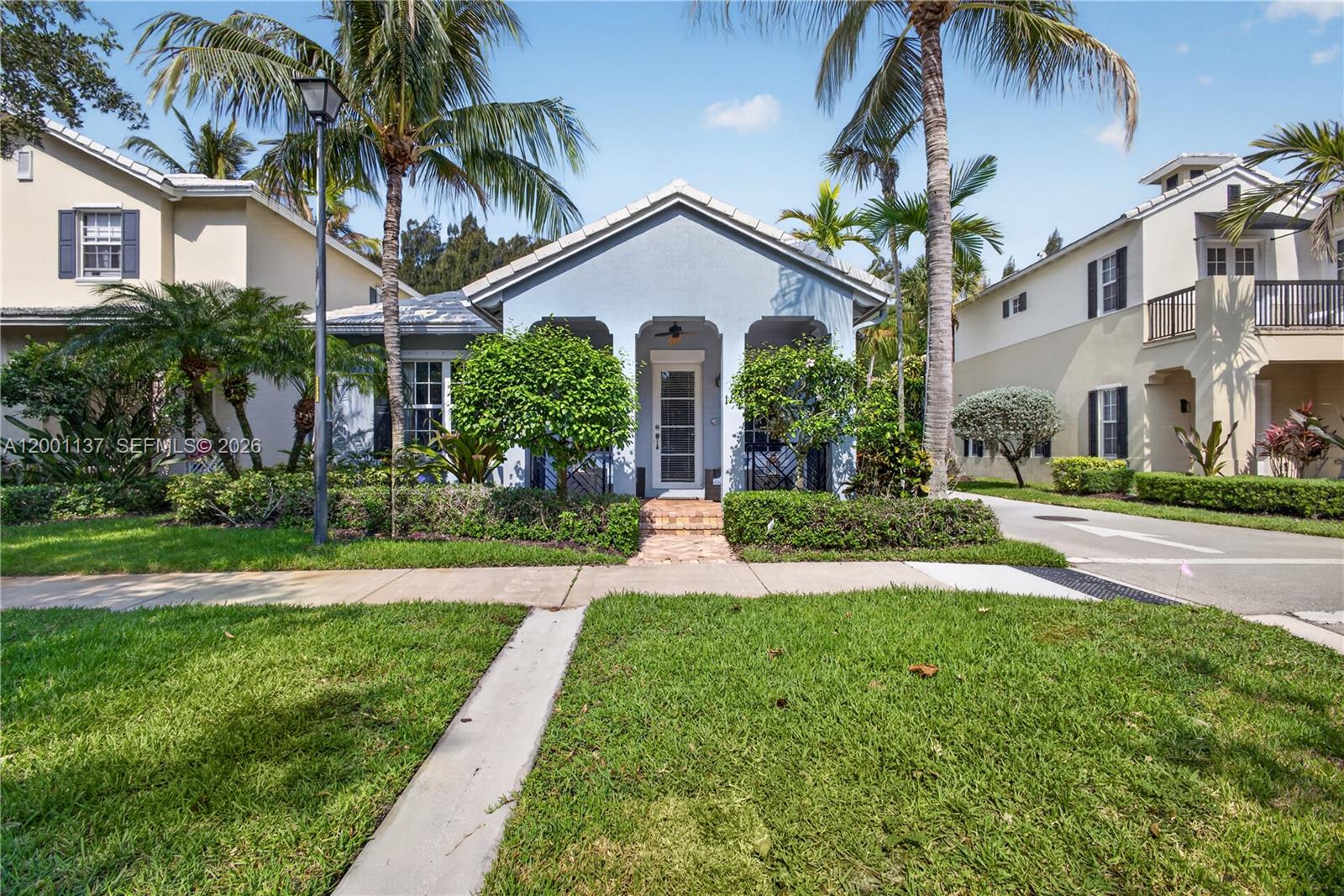 184 W Bay Cedar Cir, Jupiter FL 33458