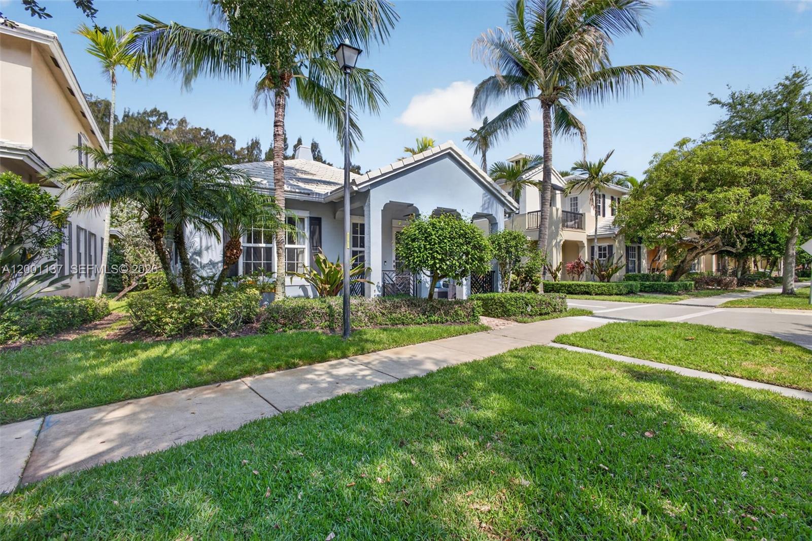 184 W Bay Cedar Cir, Jupiter FL 33458
