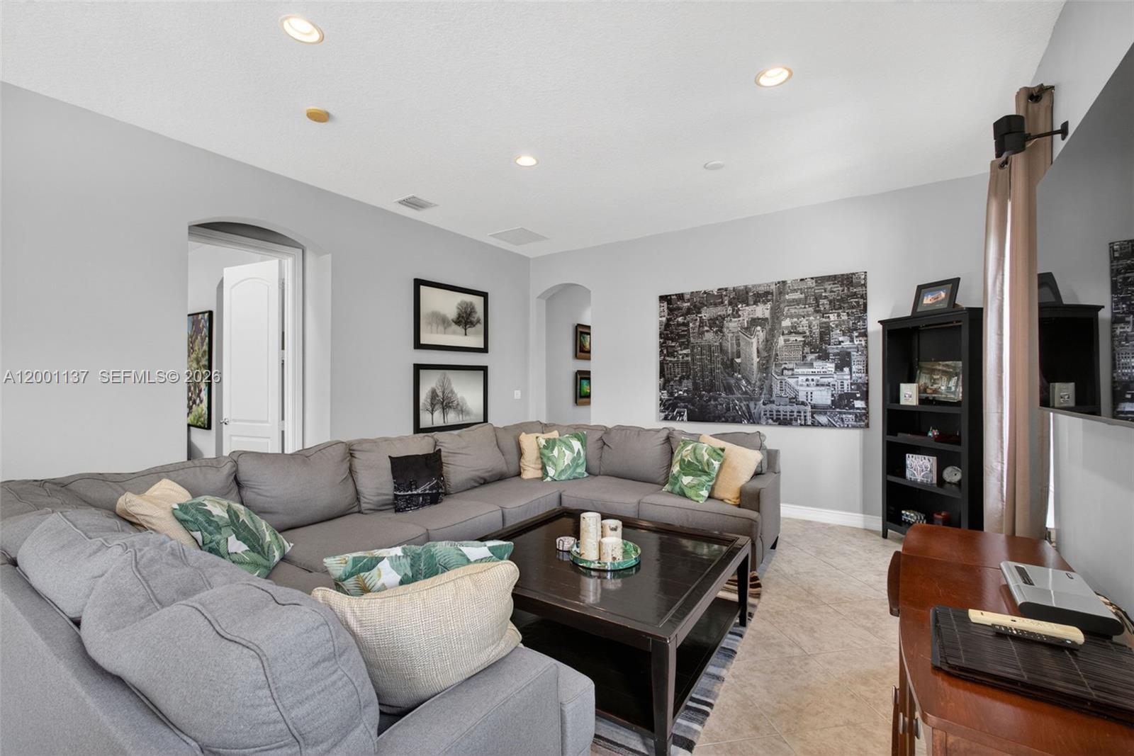 184 W Bay Cedar Cir, Jupiter FL 33458