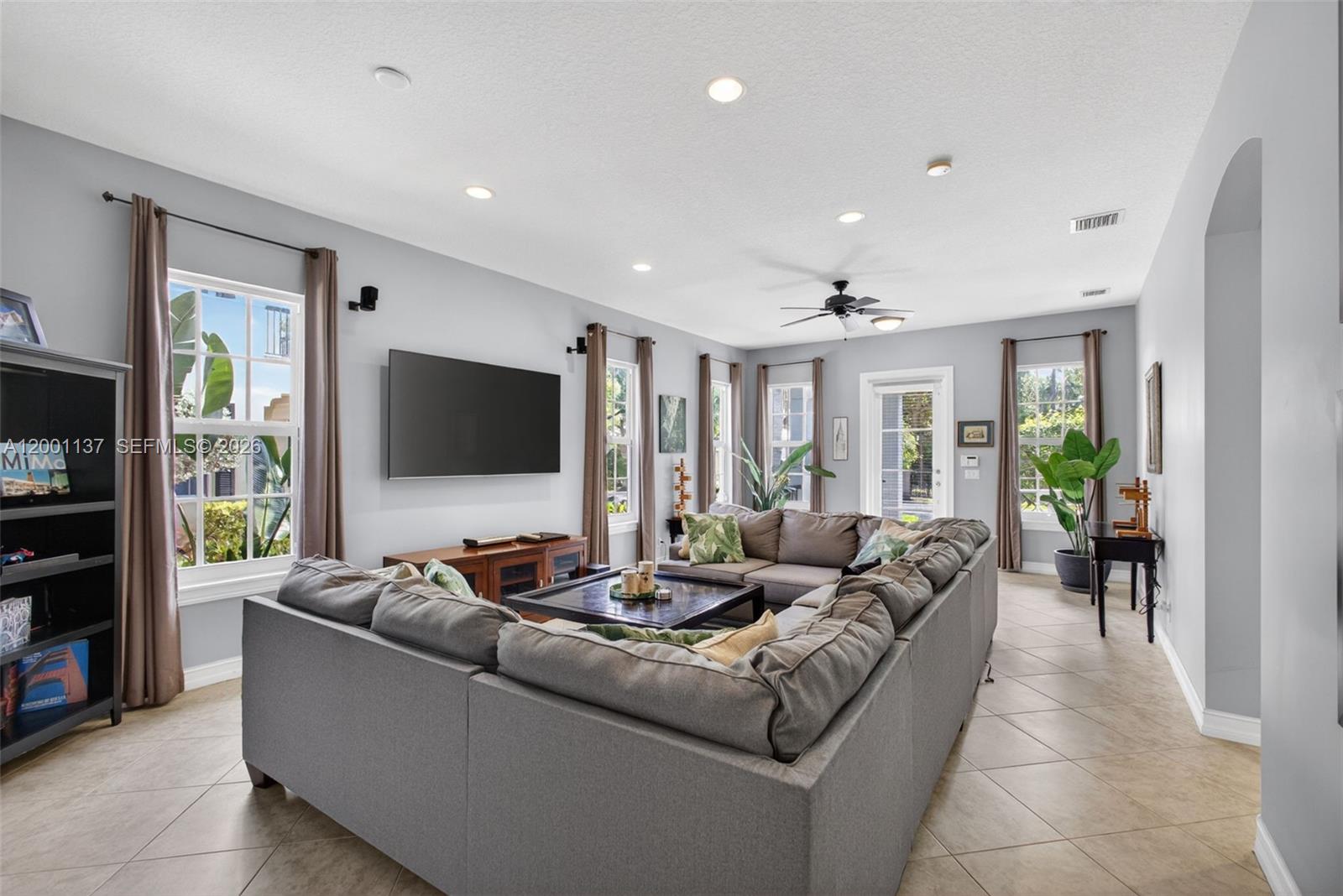 184 W Bay Cedar Cir, Jupiter FL 33458