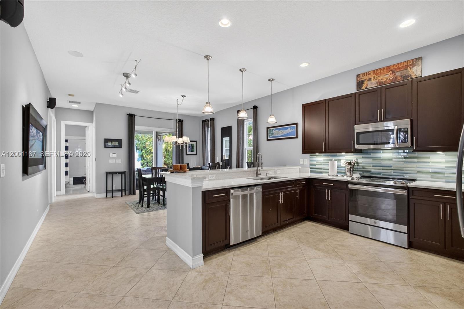 184 W Bay Cedar Cir, Jupiter FL 33458