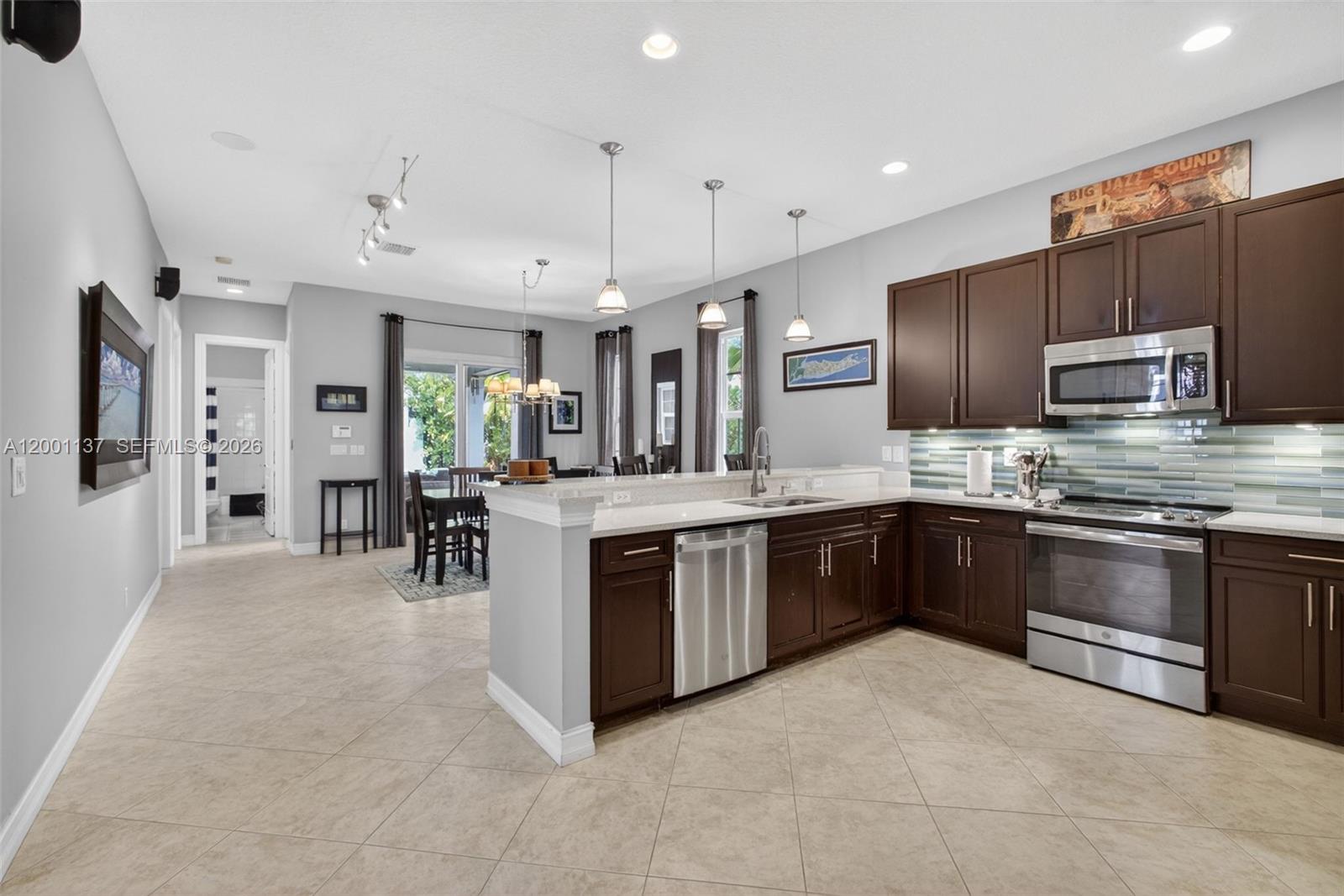 184 W Bay Cedar Cir, Jupiter FL 33458