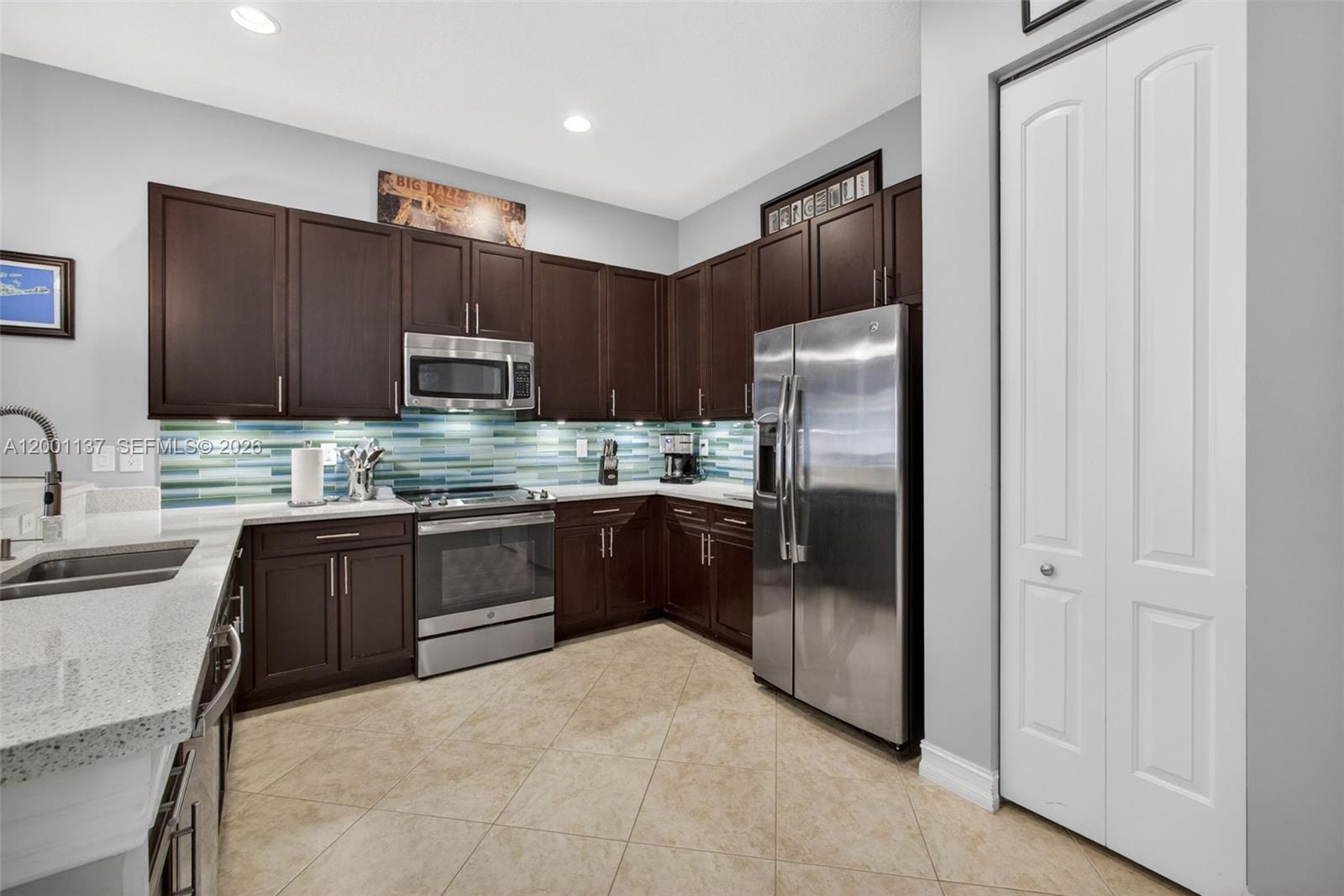 184 W Bay Cedar Cir, Jupiter FL 33458