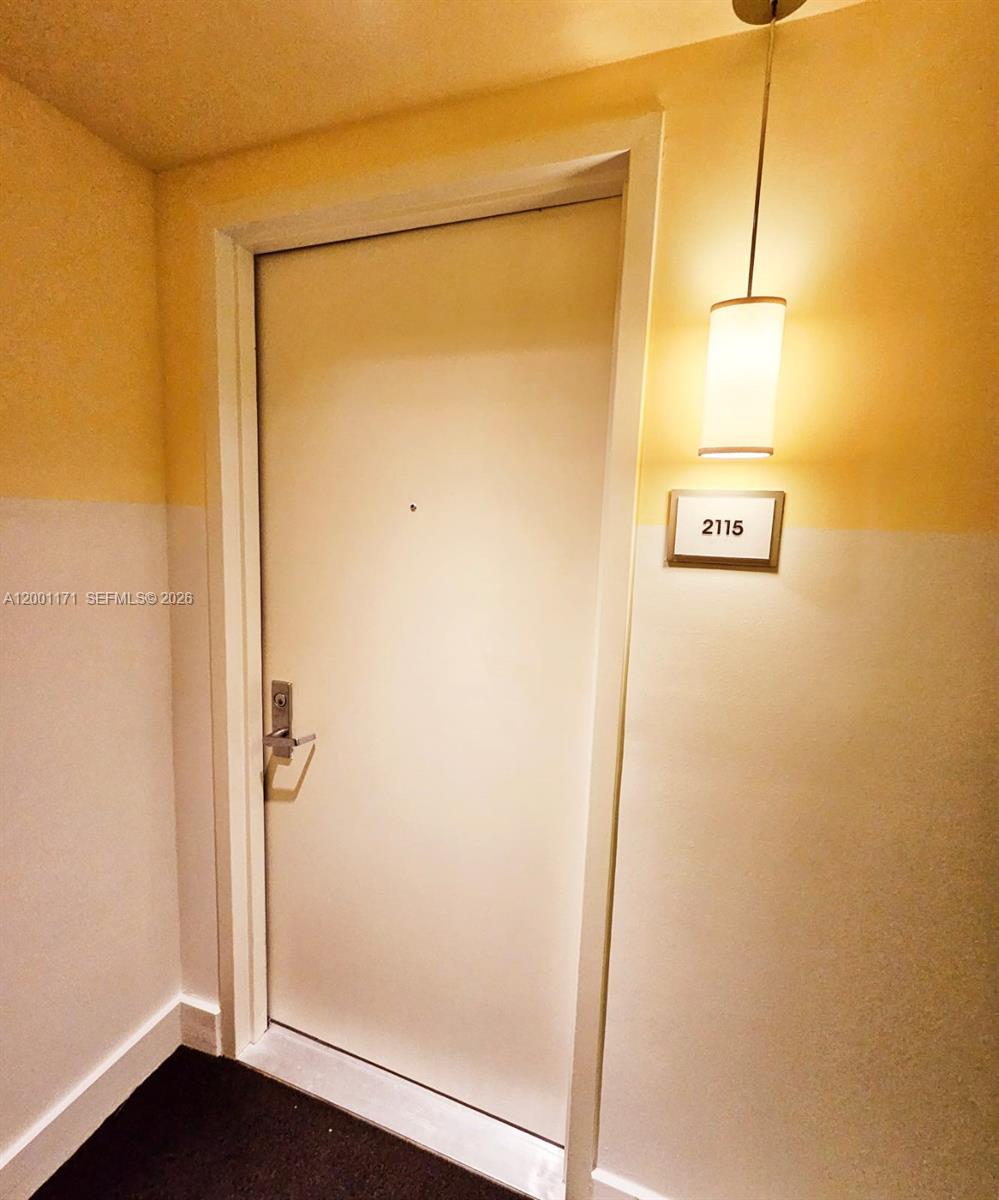475 Brickell Ave #2115, Miami FL 33131