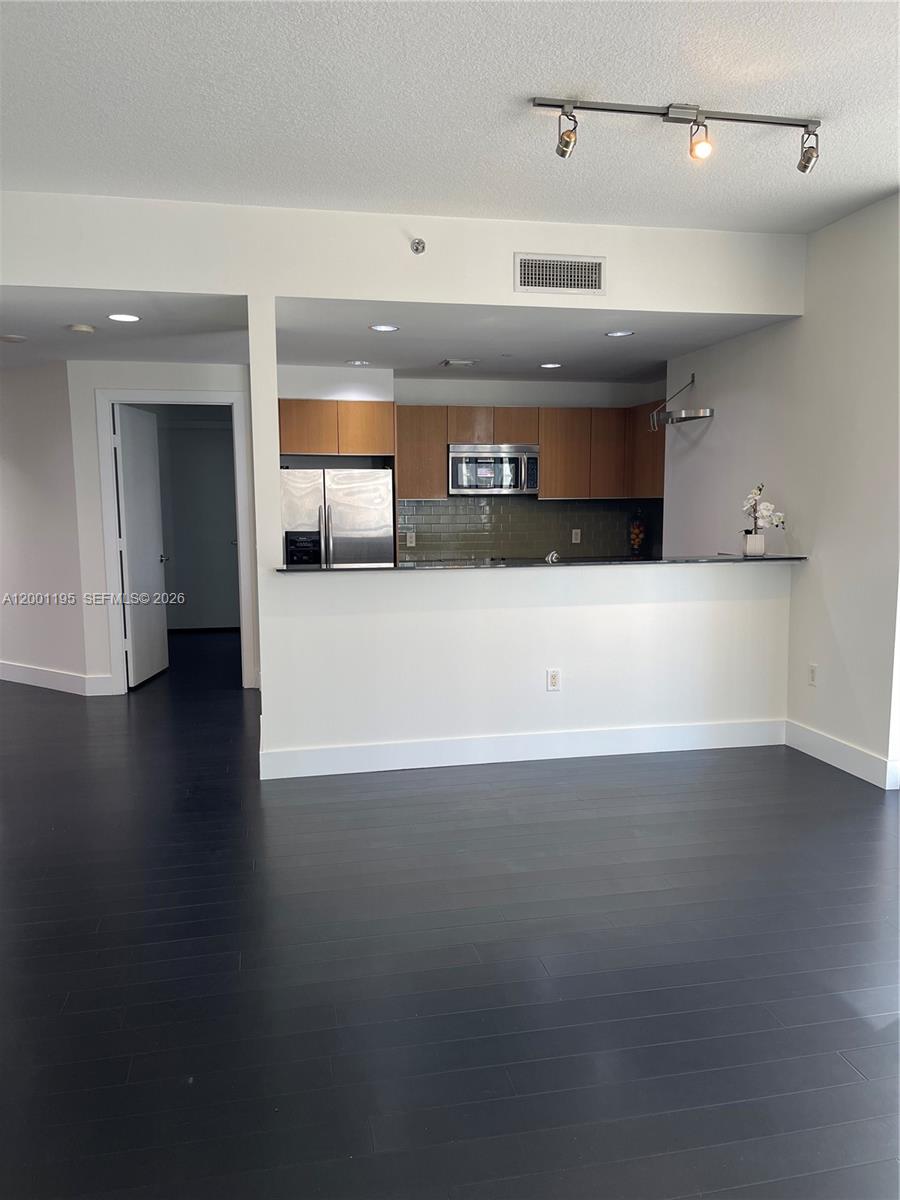 1050 Brickell Ave #1820, Miami FL 33131