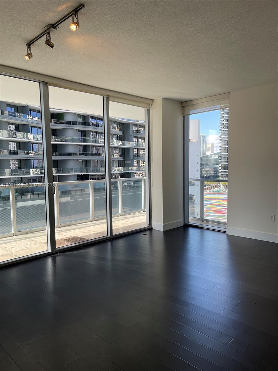1050 Brickell Ave #1820, Miami FL 33131