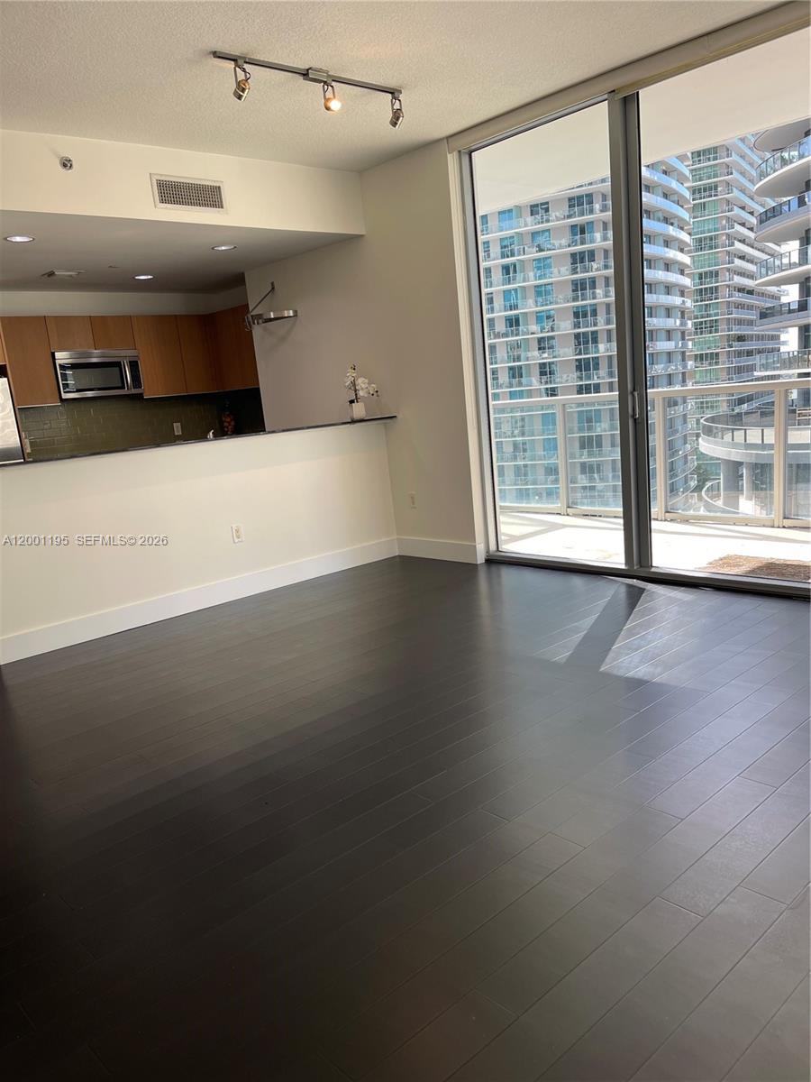 1050 Brickell Ave #1820, Miami FL 33131