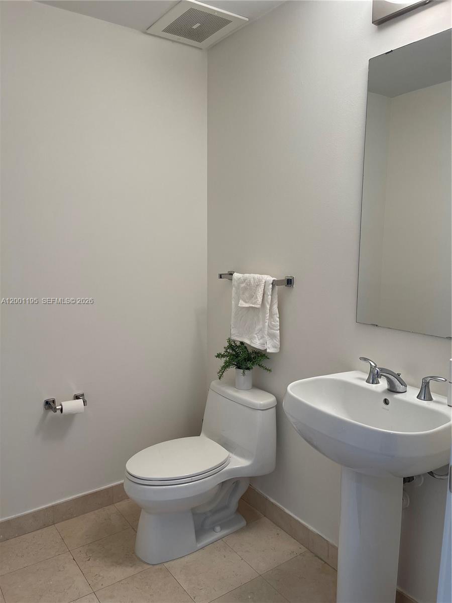 1050 Brickell Ave #1820, Miami FL 33131