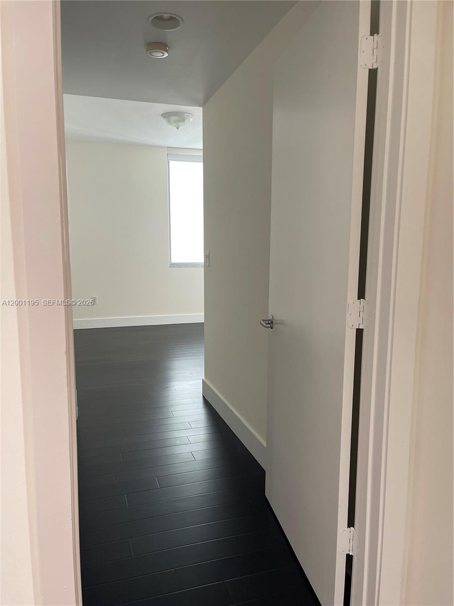 1050 Brickell Ave #1820, Miami FL 33131