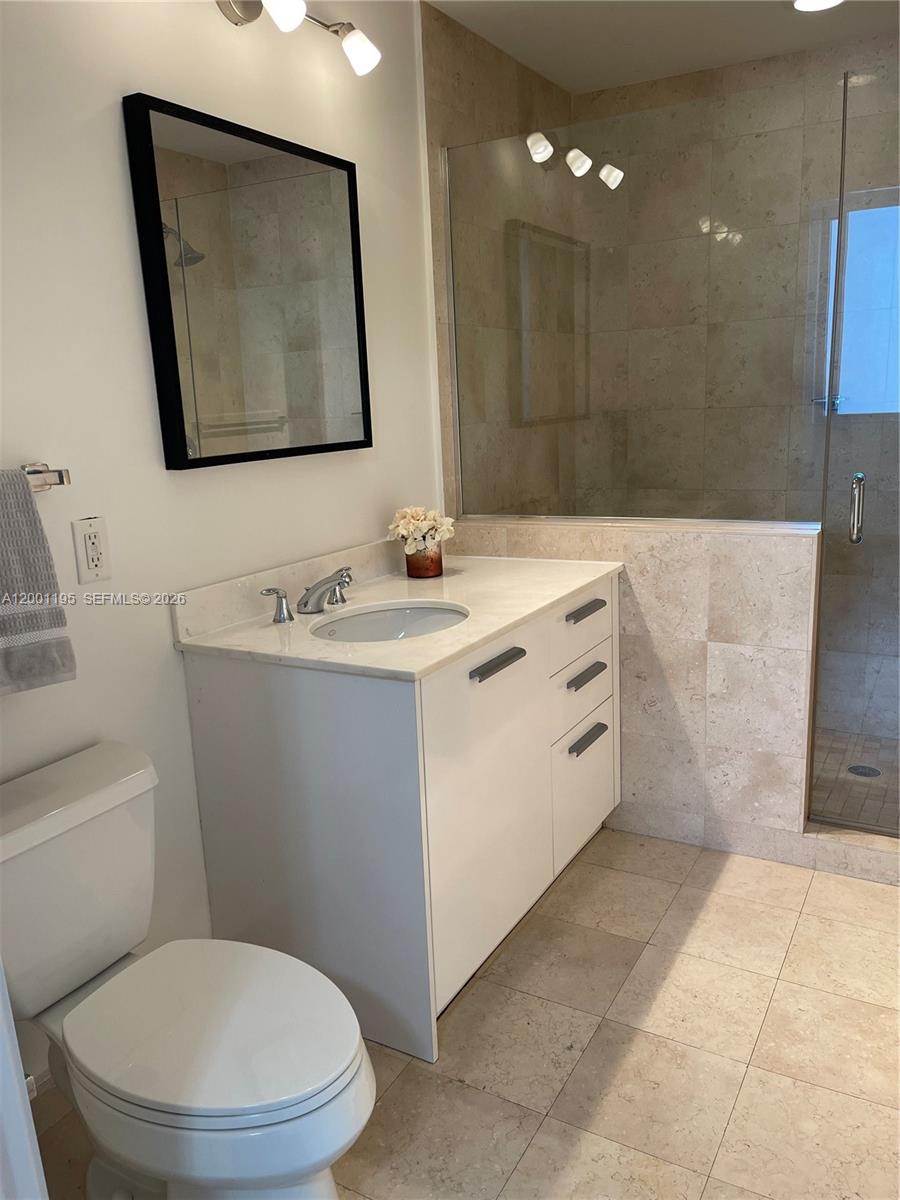 1050 Brickell Ave #1820, Miami FL 33131