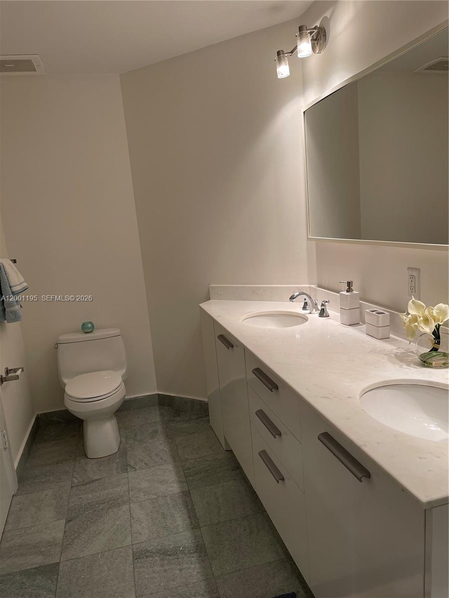 1050 Brickell Ave #1820, Miami FL 33131