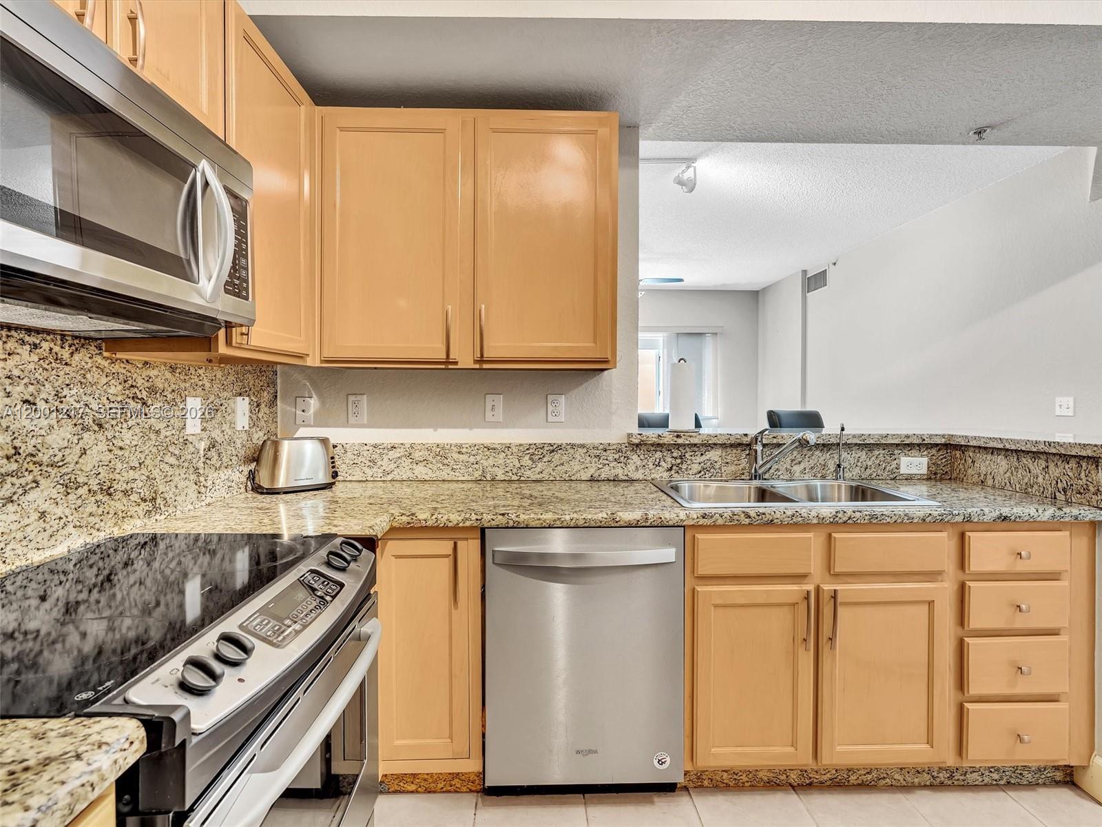 6001 SW 70th St #313, South Miami FL 33143