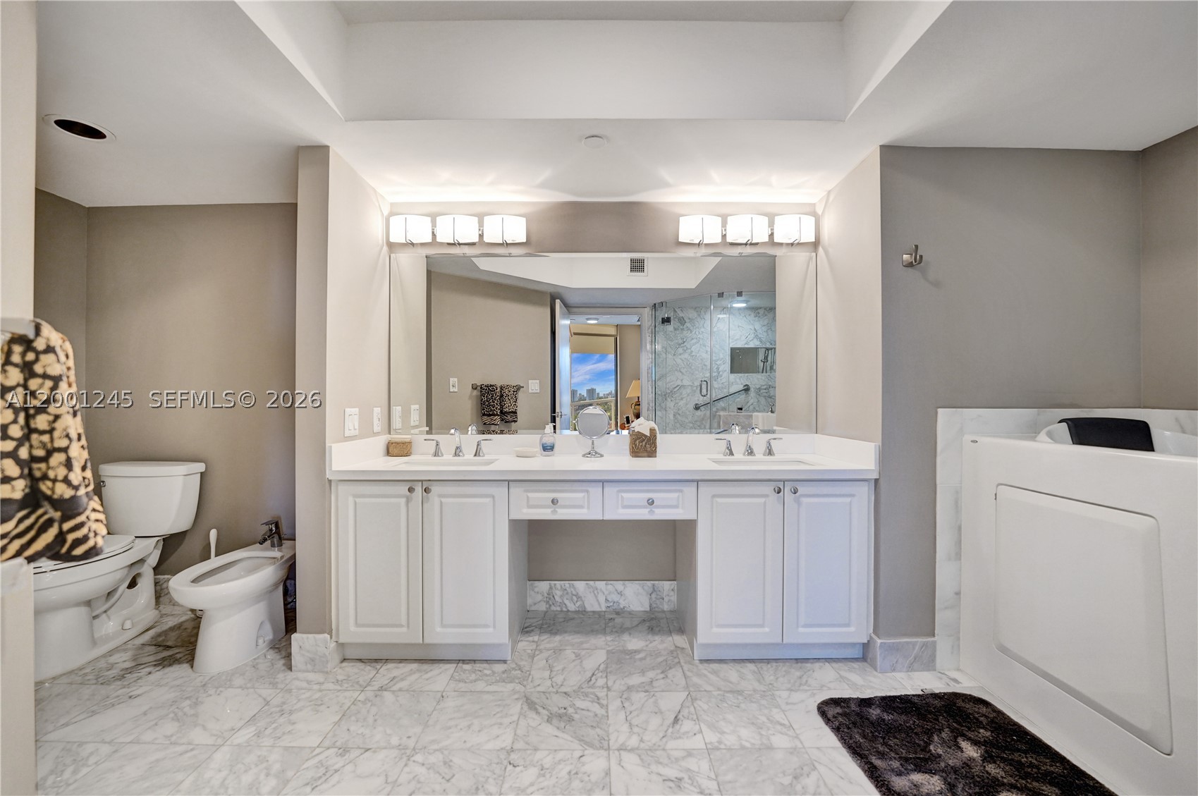 3600 Yacht Club Dr #904, Aventura FL 33180