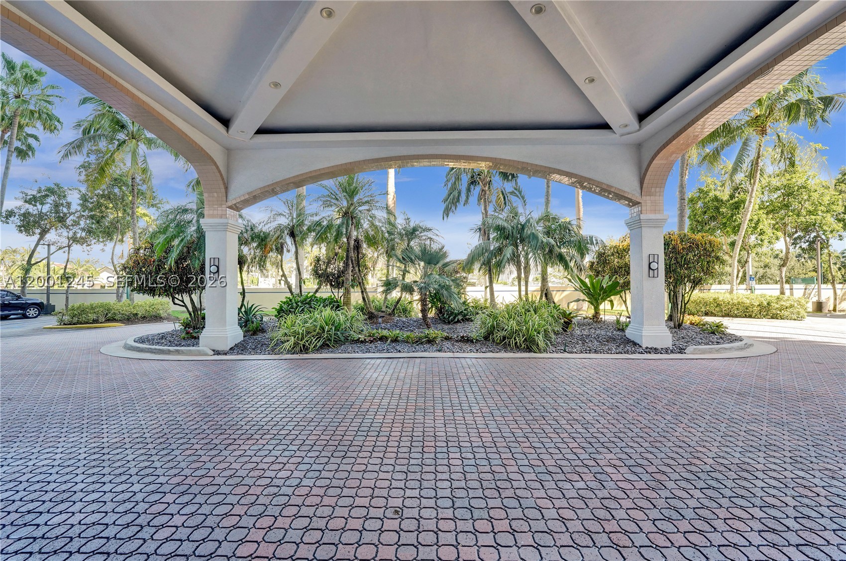 3600 Yacht Club Dr #904, Aventura FL 33180
