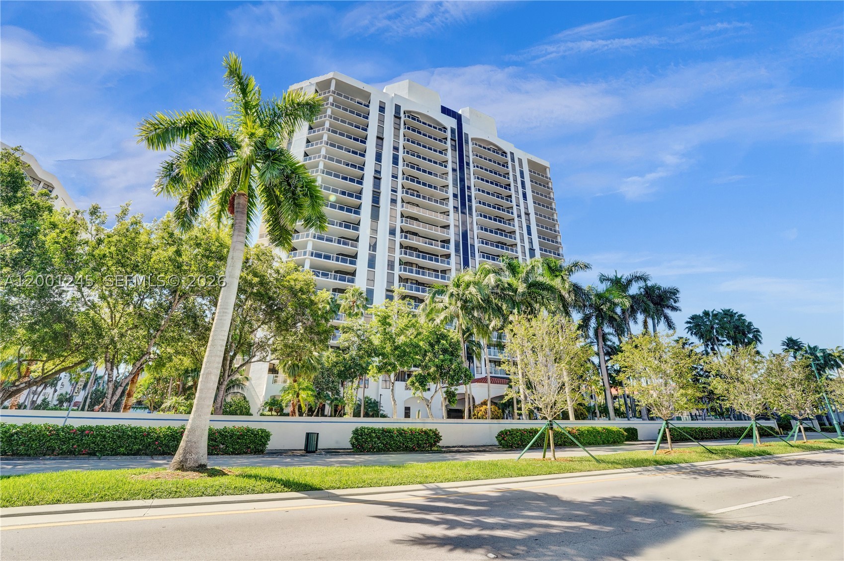 3600 Yacht Club Dr #904, Aventura FL 33180