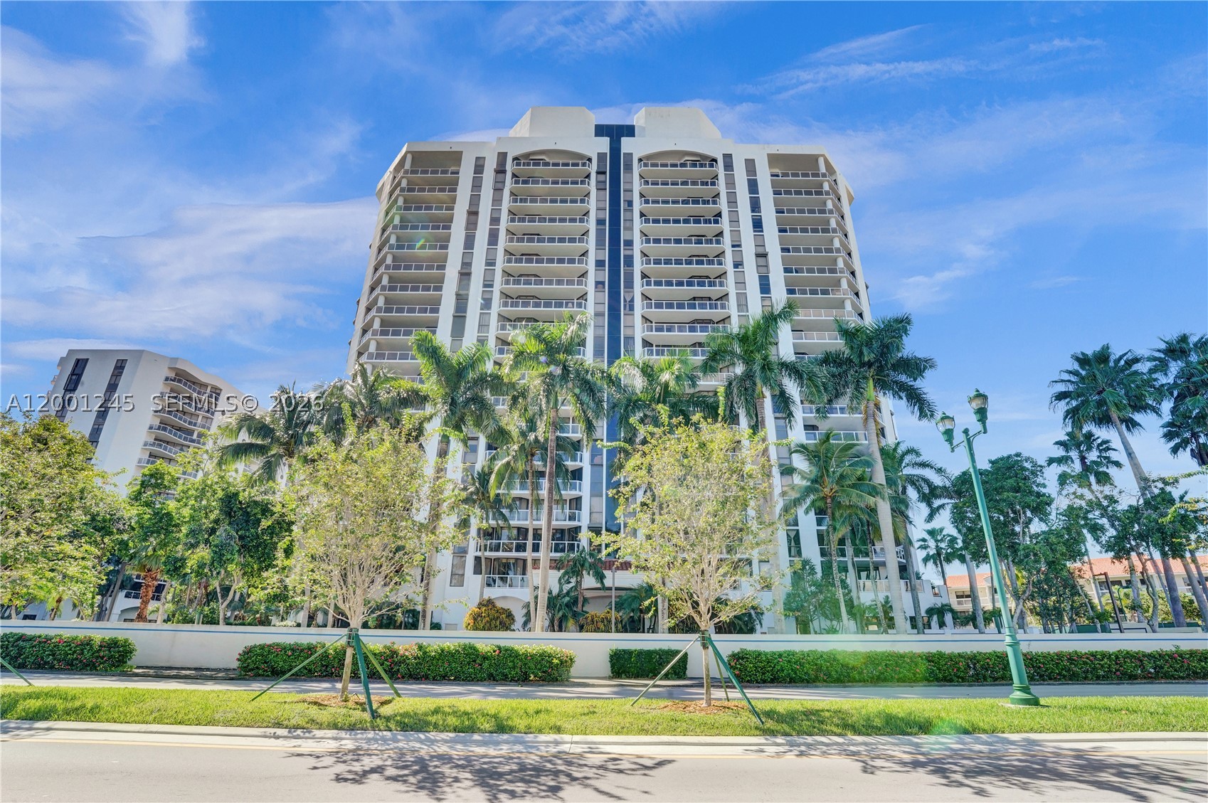 3600 Yacht Club Dr #904, Aventura FL 33180