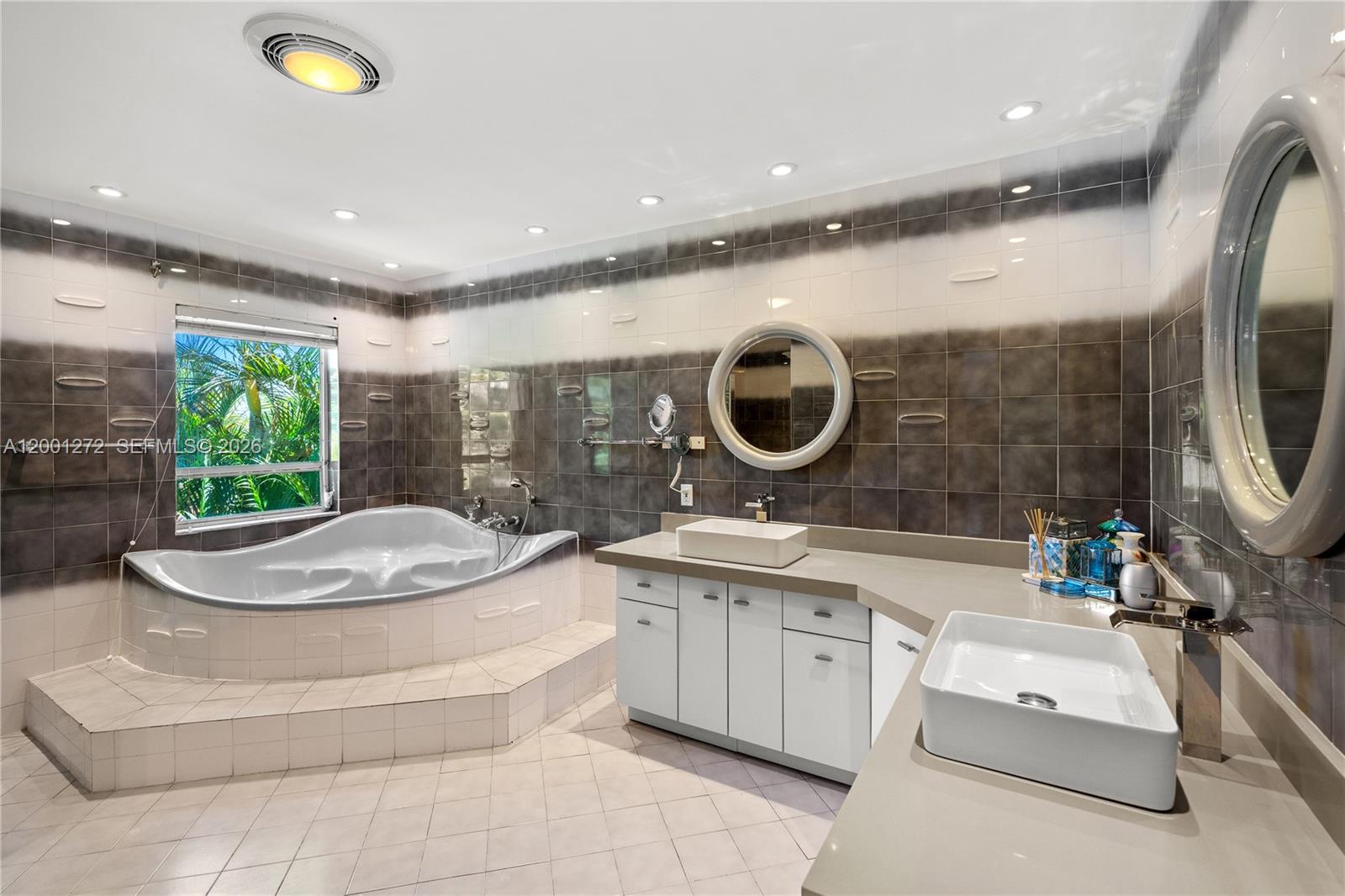 1575 Stillwater Dr, Miami Beach FL 33141