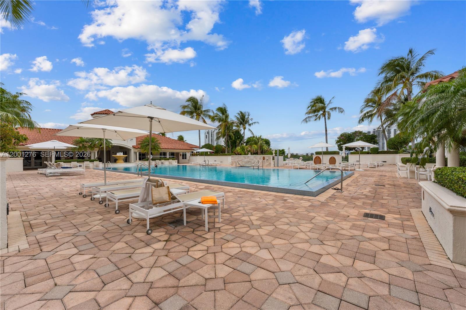 20000 E Country Club Dr #610, Aventura FL 33180