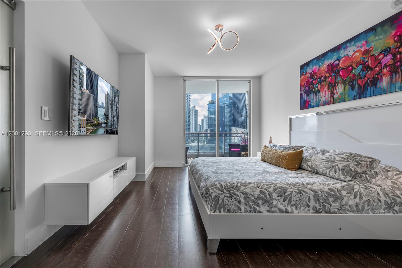 90 SW 3rd St #2116, Miami FL 33130