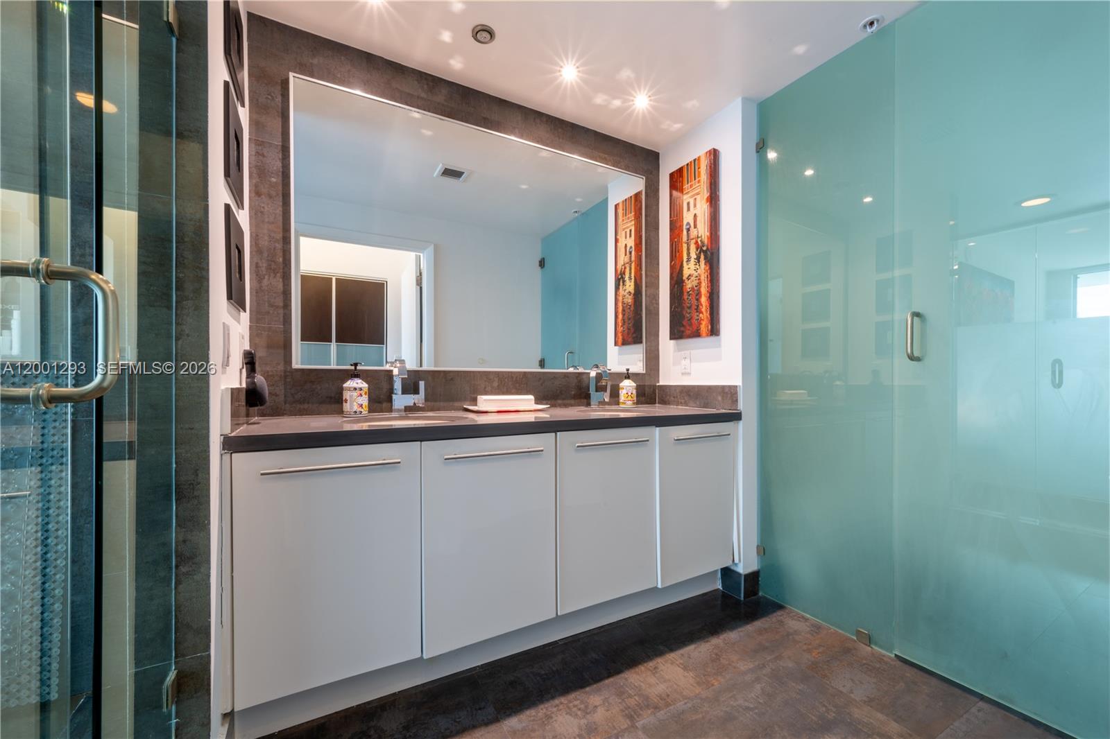 90 SW 3rd St #2116, Miami FL 33130