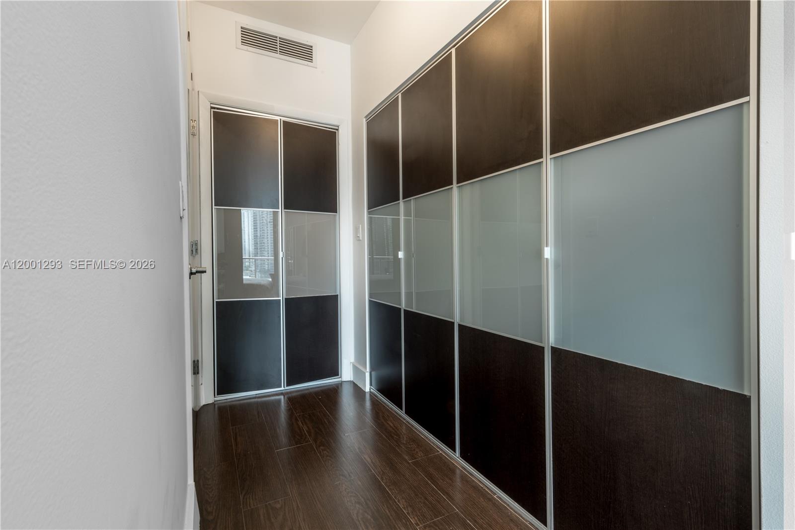 90 SW 3rd St #2116, Miami FL 33130