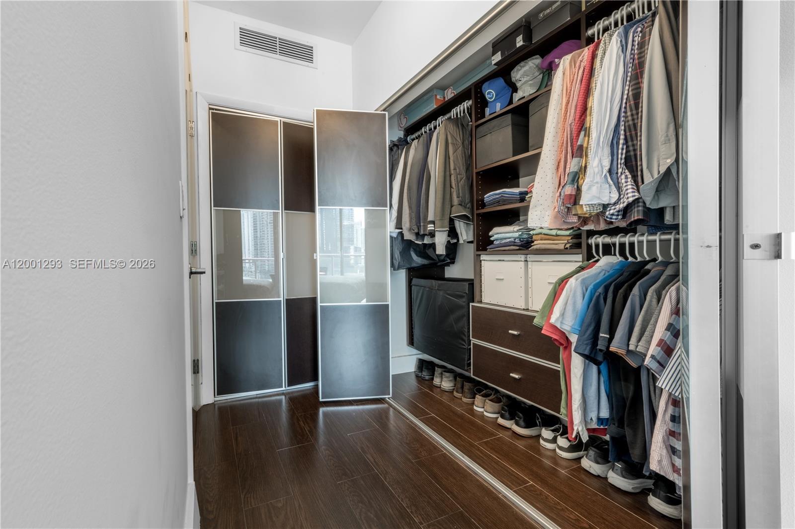 90 SW 3rd St #2116, Miami FL 33130