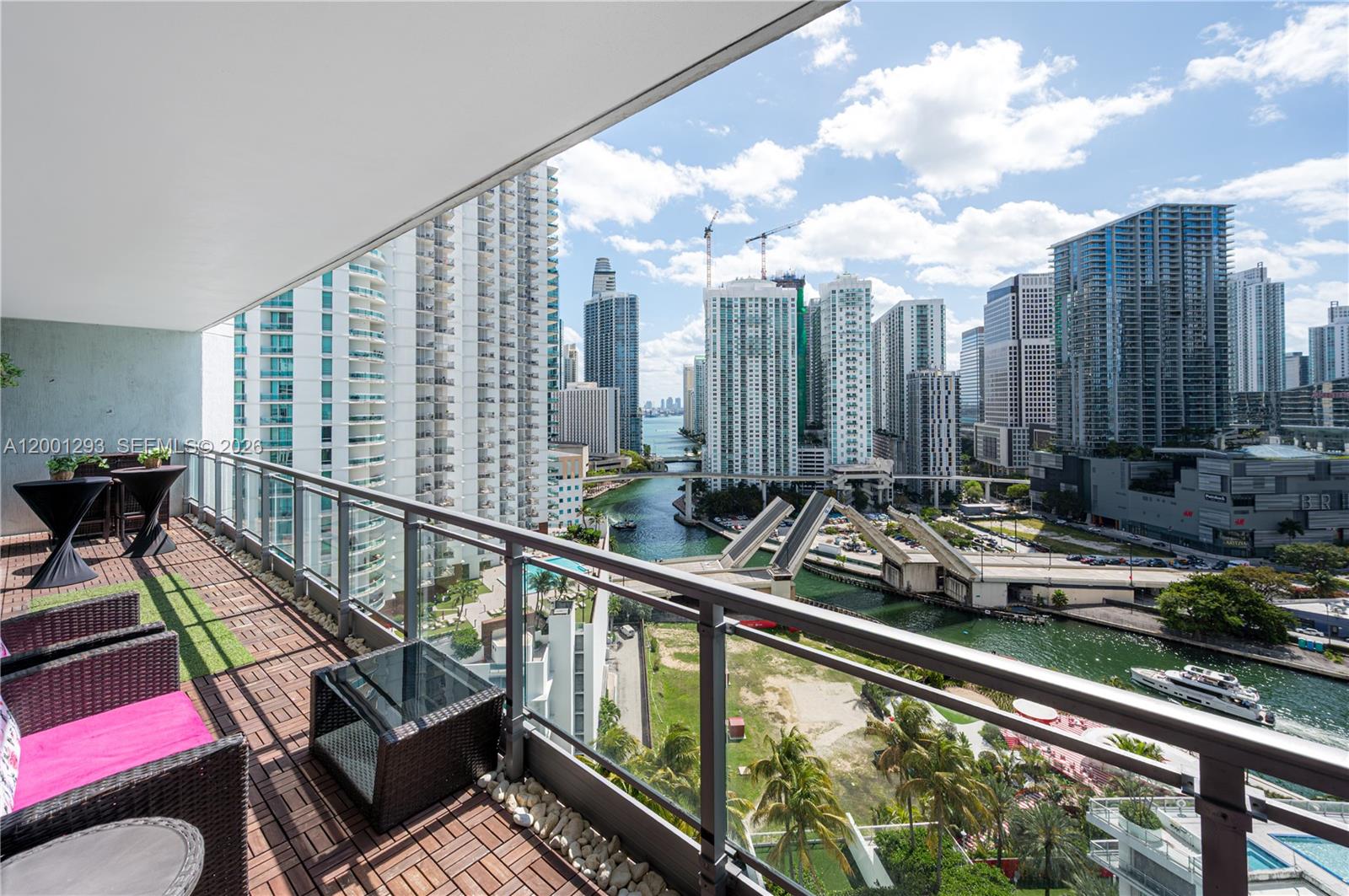 90 SW 3rd St #2116, Miami FL 33130