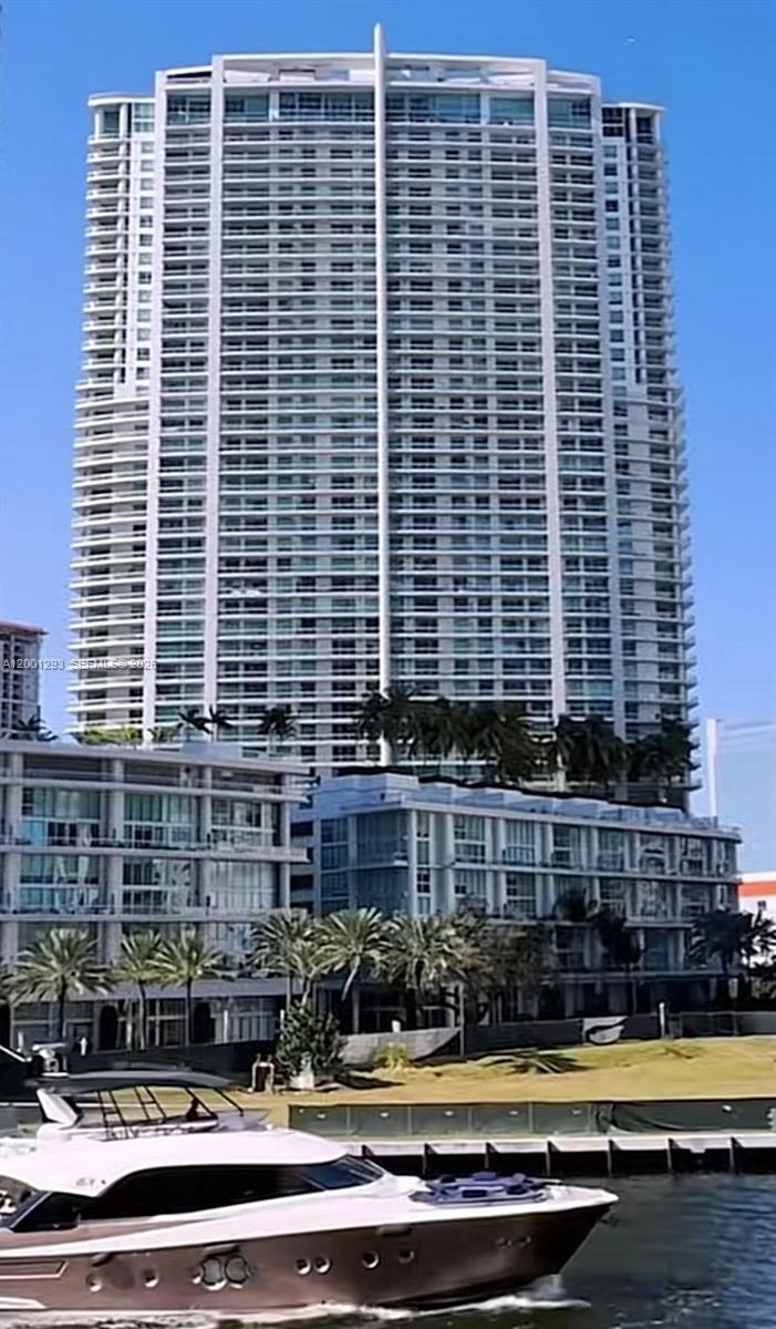 90 SW 3rd St #2116, Miami FL 33130