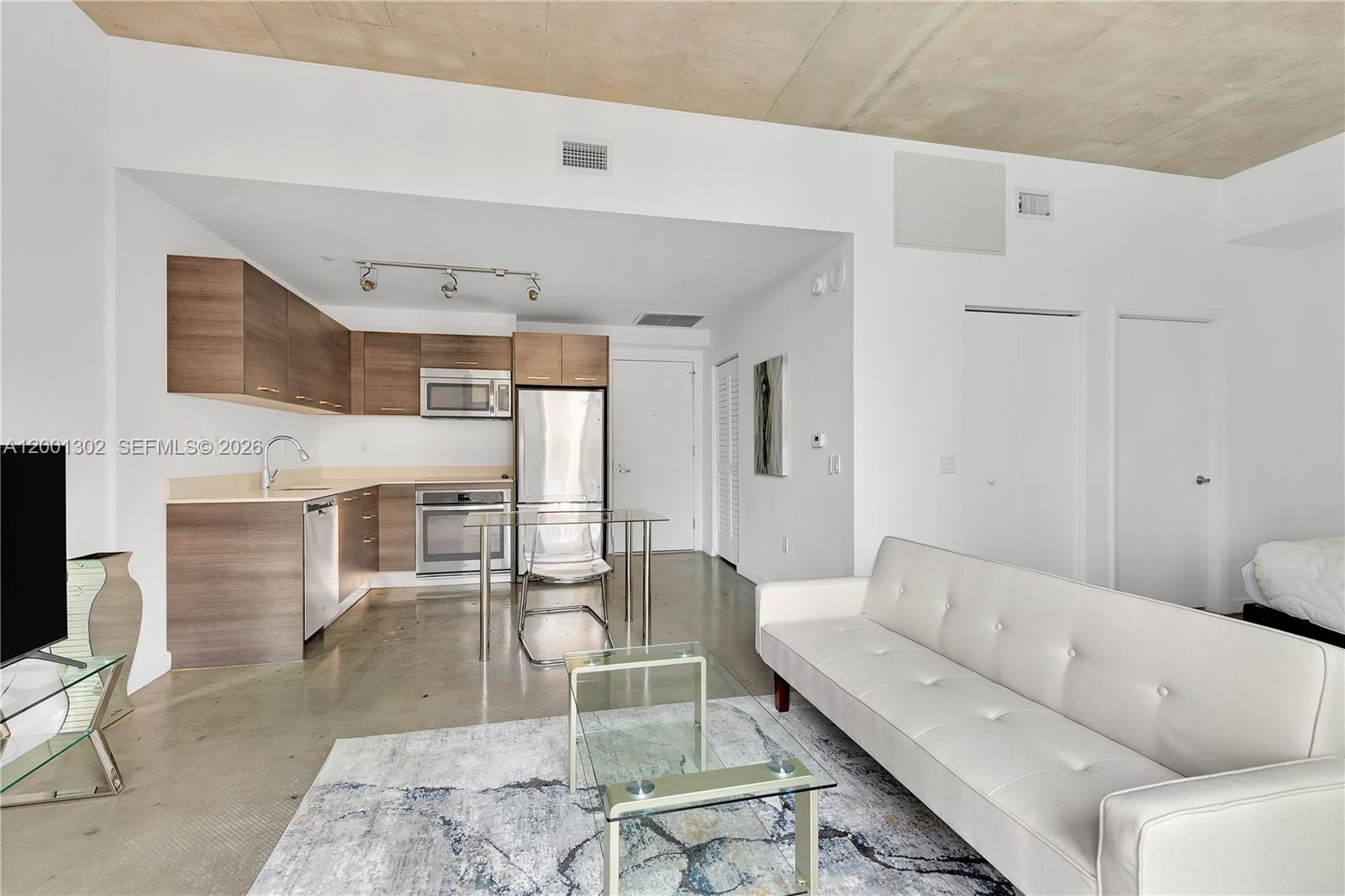 151 SE 1st St #1107, Miami FL 33131