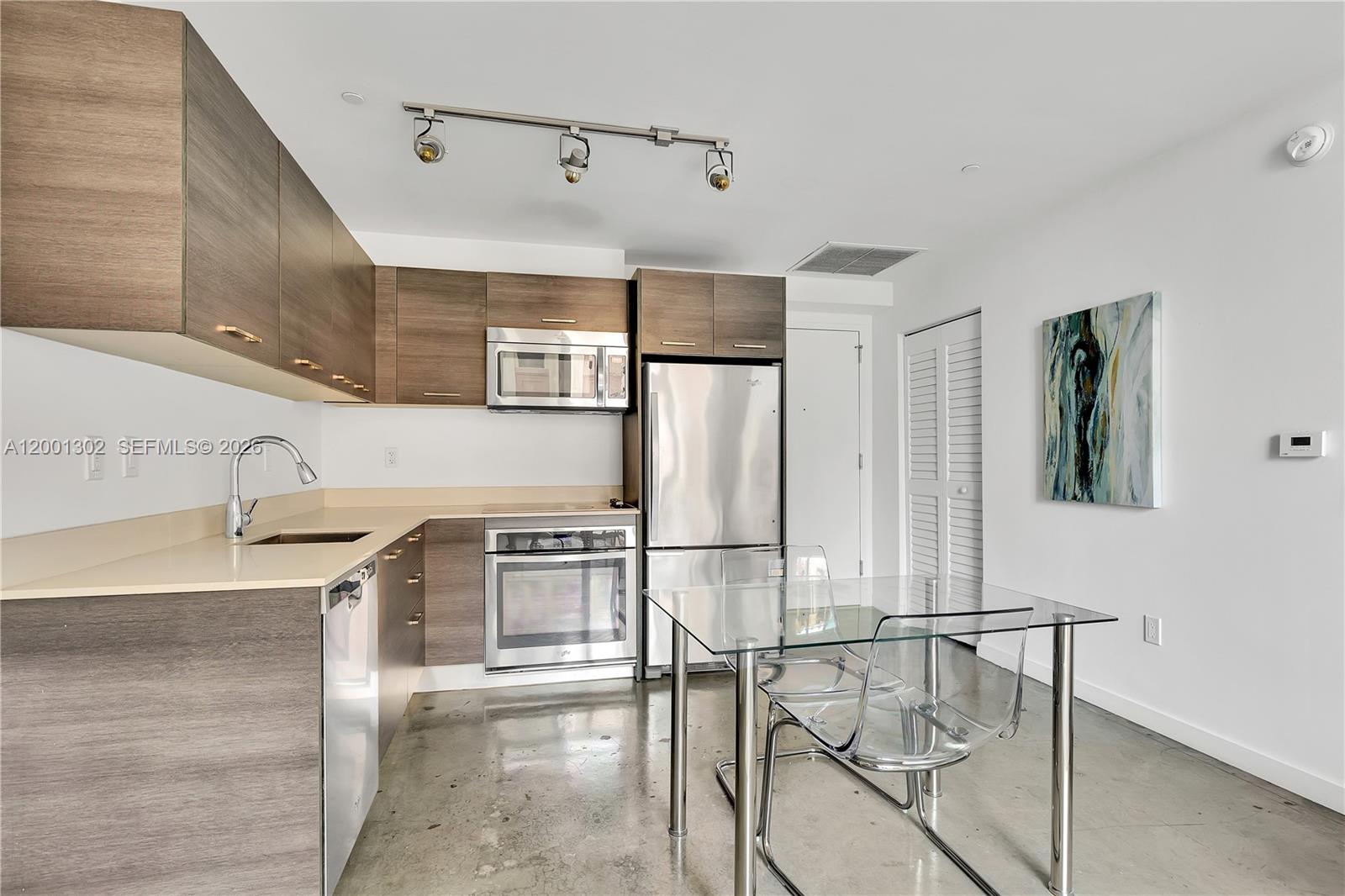 151 SE 1st St #1107, Miami FL 33131