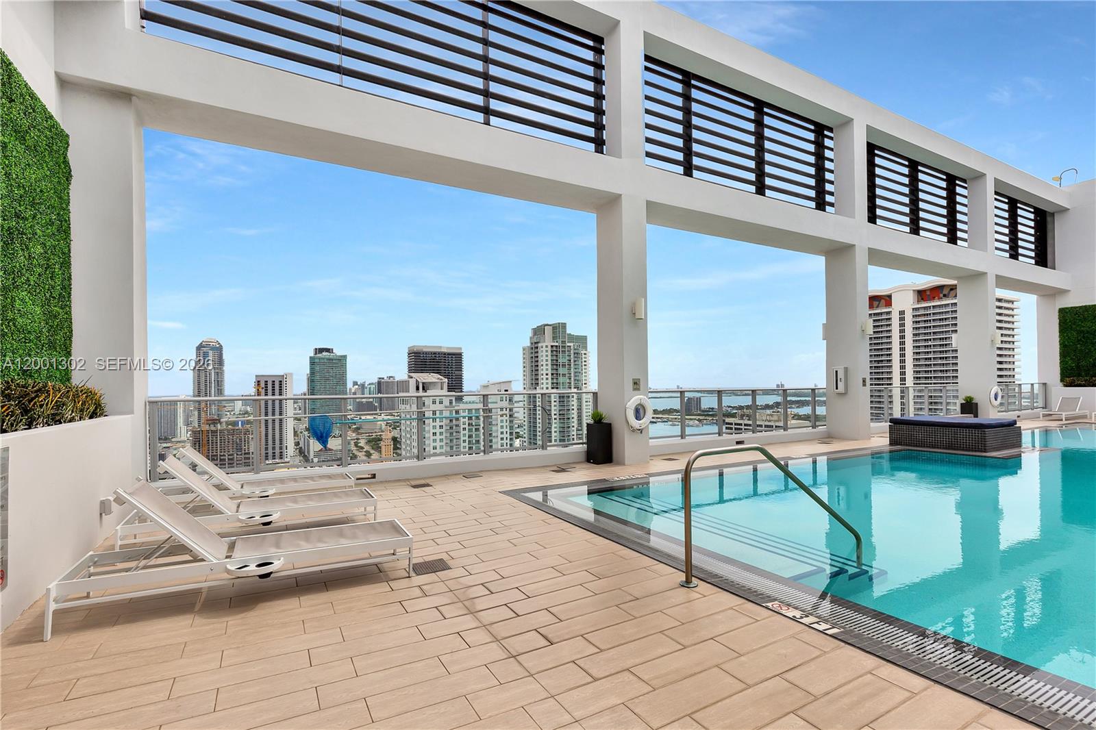 151 SE 1st St #1107, Miami FL 33131