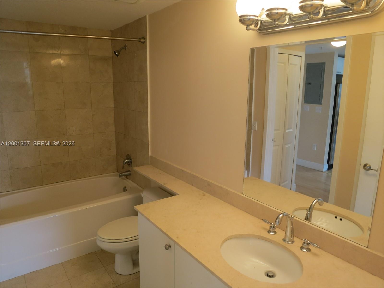 170 SE 14 ST #1507, Miami FL 33131
