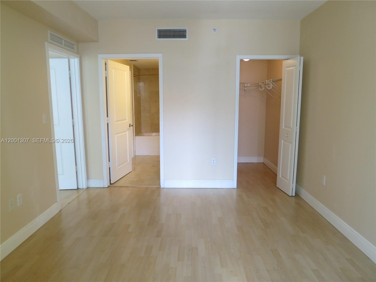 170 SE 14 ST #1507, Miami FL 33131