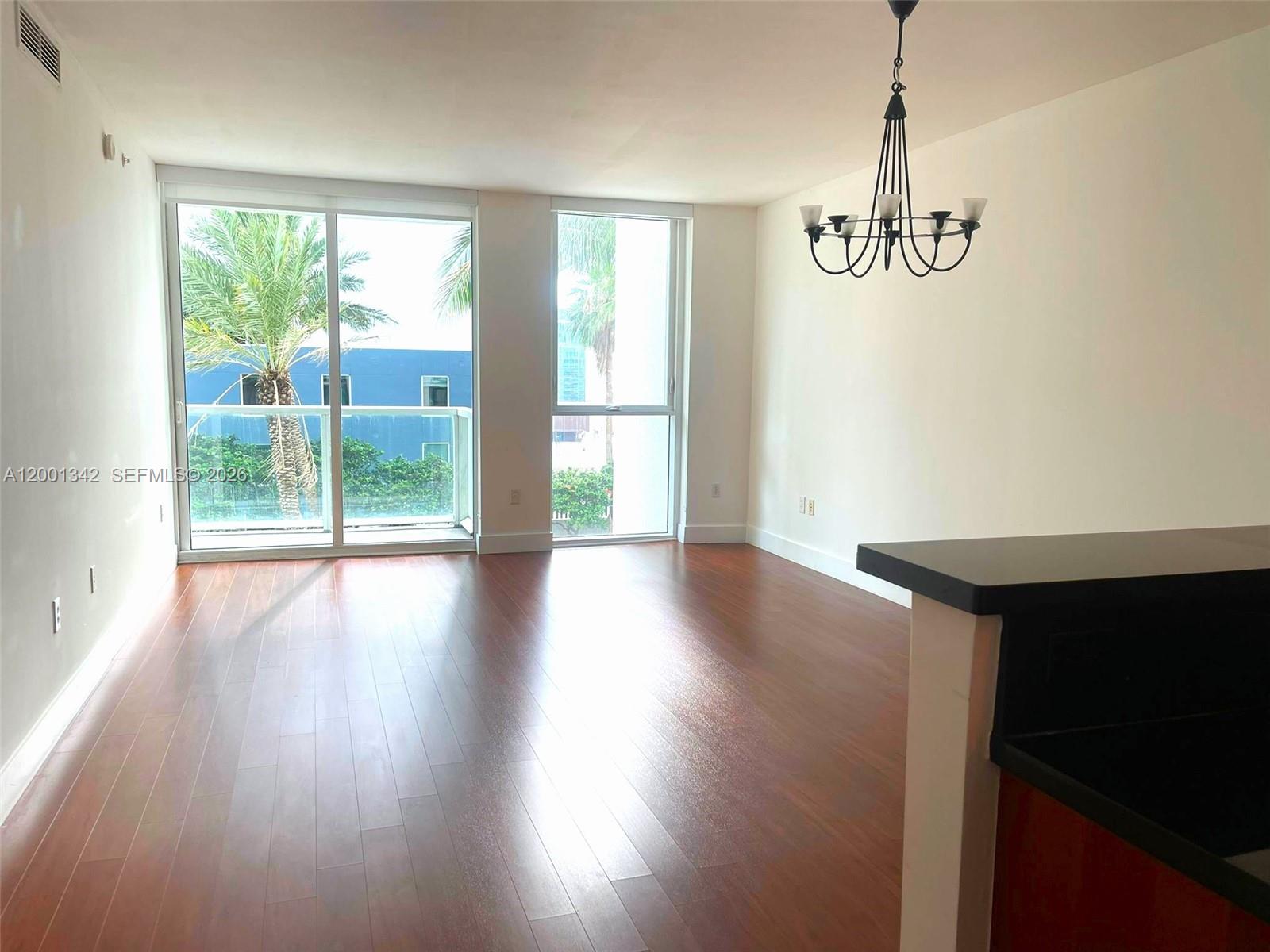 253 NE 2nd St #1004, Miami FL 33132