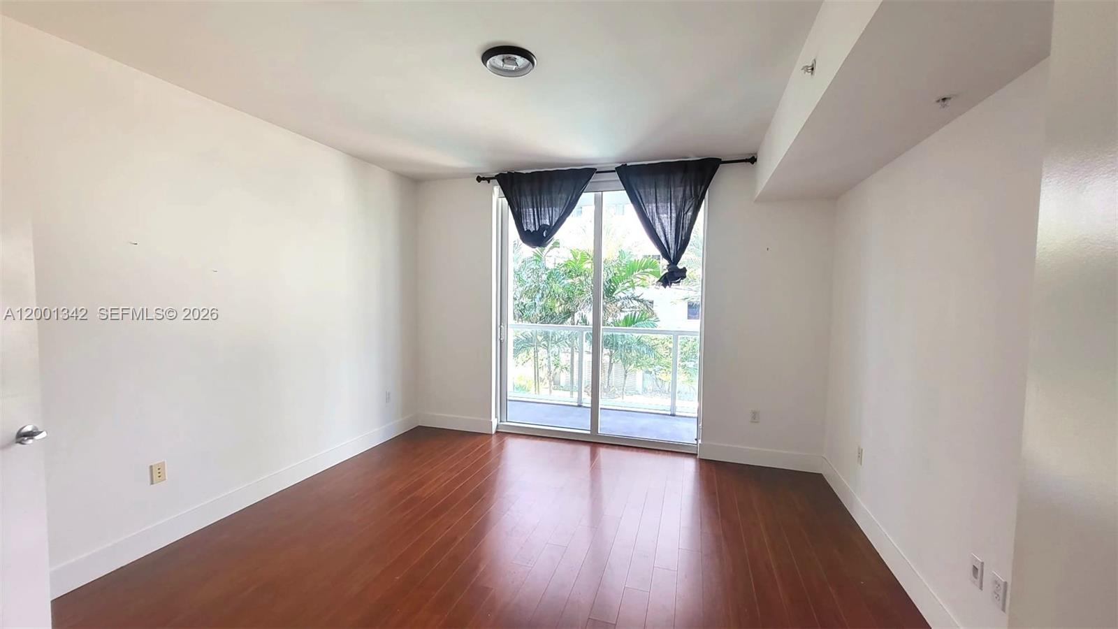 253 NE 2nd St #1004, Miami FL 33132