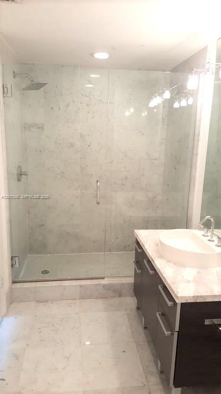 253 NE 2nd St #1004, Miami FL 33132