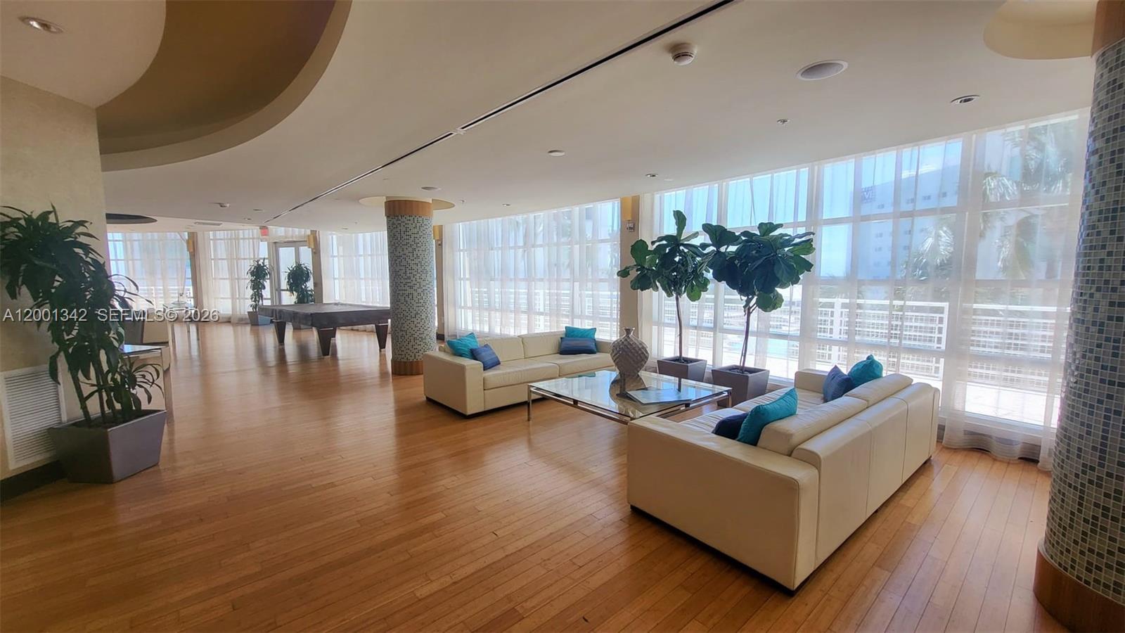 253 NE 2nd St #1004, Miami FL 33132