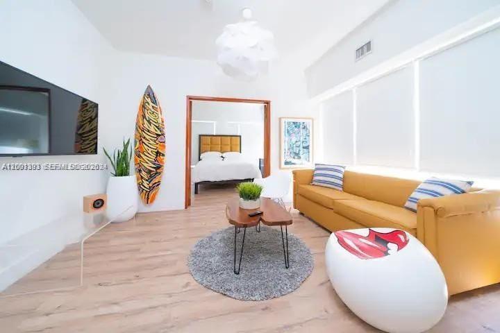 227 1st St #7, Miami Beach FL 33139
