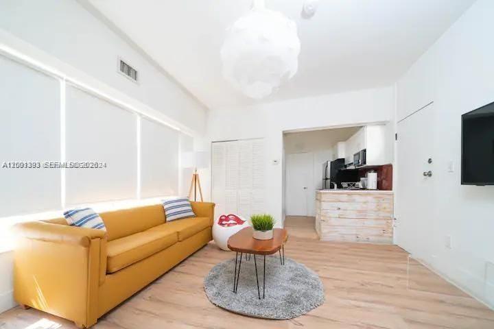 227 1st St #7, Miami Beach FL 33139