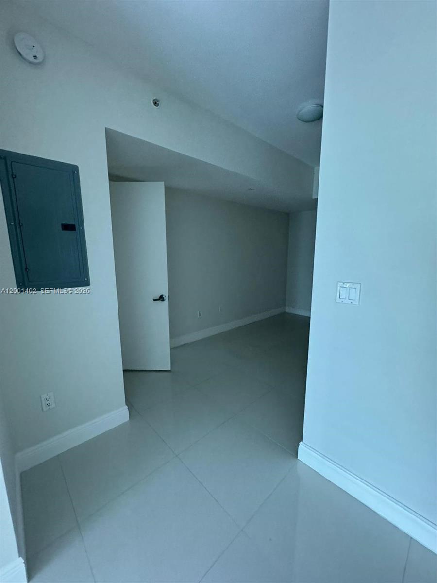 350 S Miami Ave #1415, Miami FL 33130