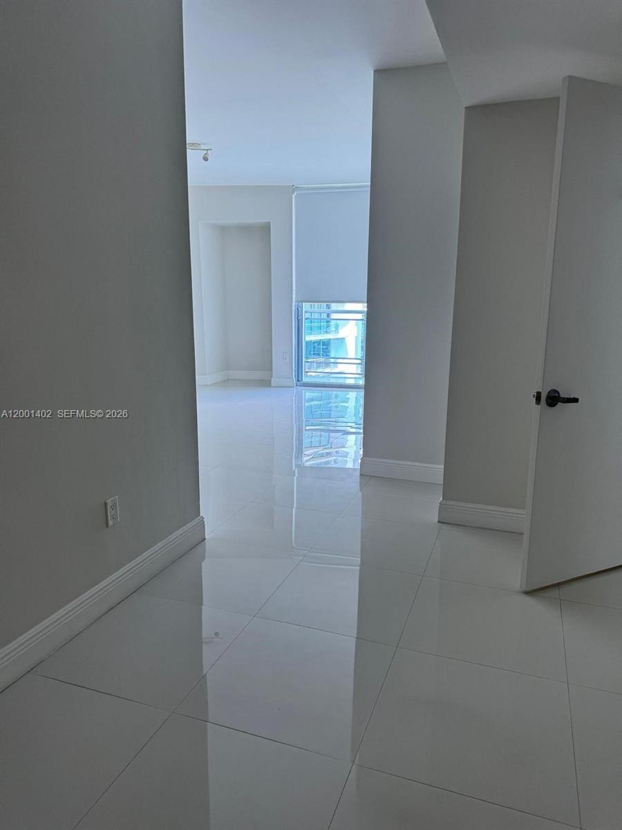 350 S Miami Ave #1415, Miami FL 33130
