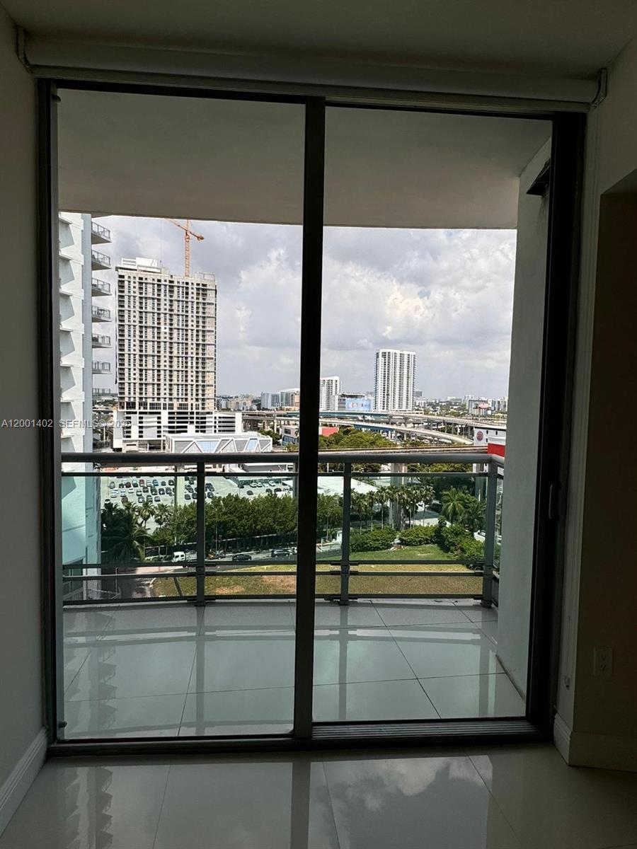 350 S Miami Ave #1415, Miami FL 33130