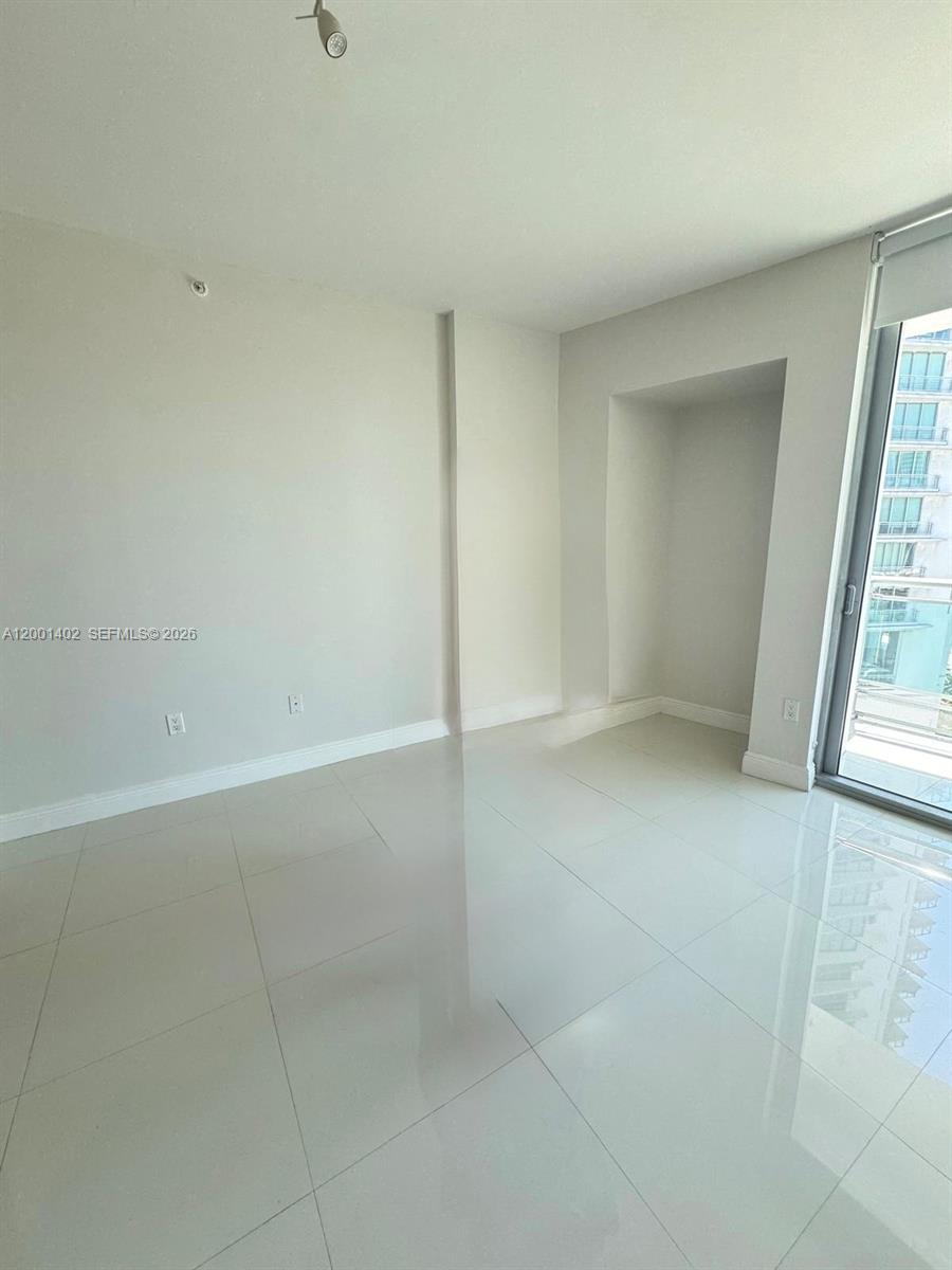 350 S Miami Ave #1415, Miami FL 33130