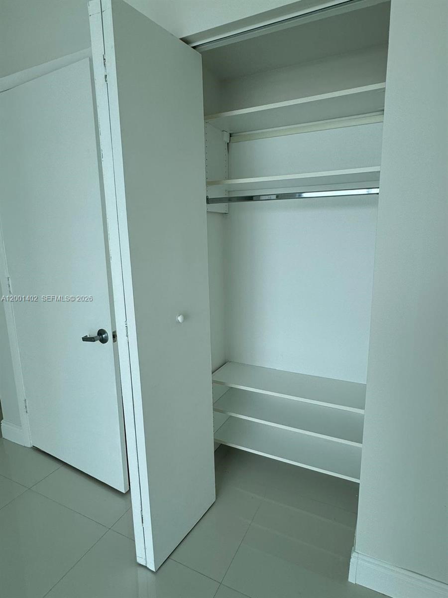 350 S Miami Ave #1415, Miami FL 33130