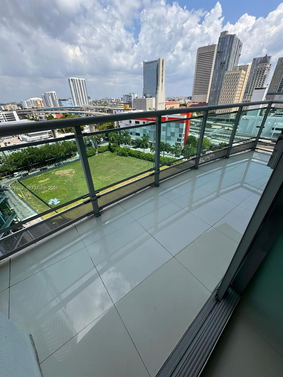 350 S Miami Ave #1415, Miami FL 33130