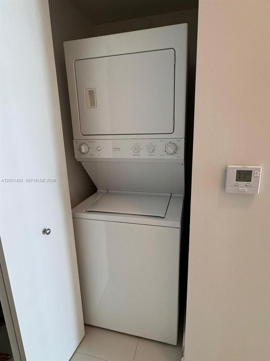 350 S Miami Ave #1415, Miami FL 33130