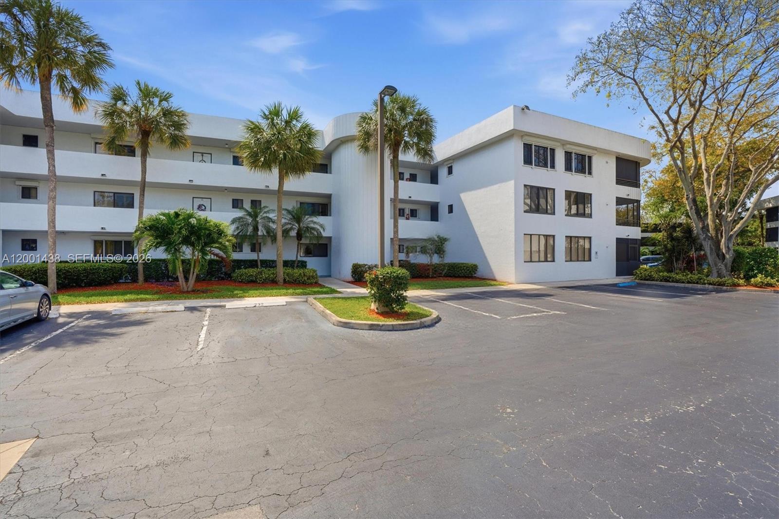 1410 Sheridan St #8i, Hollywood FL 33020