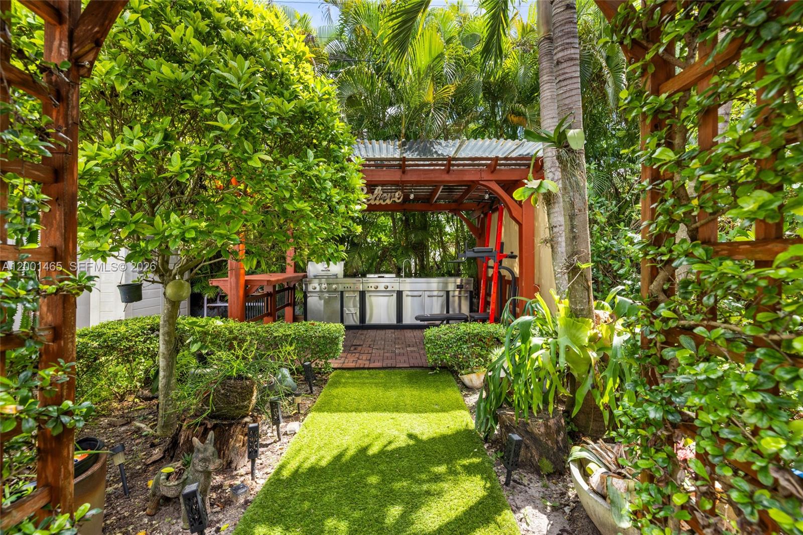 2121 Red Rd #0, Coral Gables FL 33155