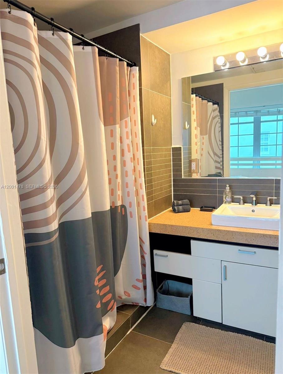 435 21st St #204, Miami Beach FL 33139